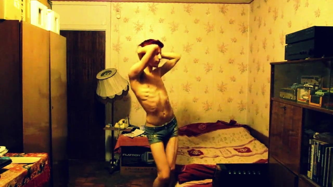TWINK IS ALWAYS HUNGRY FOR RAW COCK
