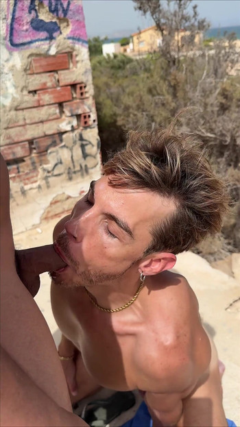 Cruising in the Ruins - Two Random Guys, Blowjobs, Cum and a Piss Finish