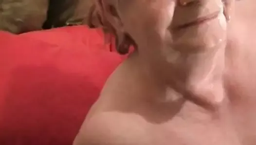 Geile Oma von RichtigFicken bekommt ein Facial:)