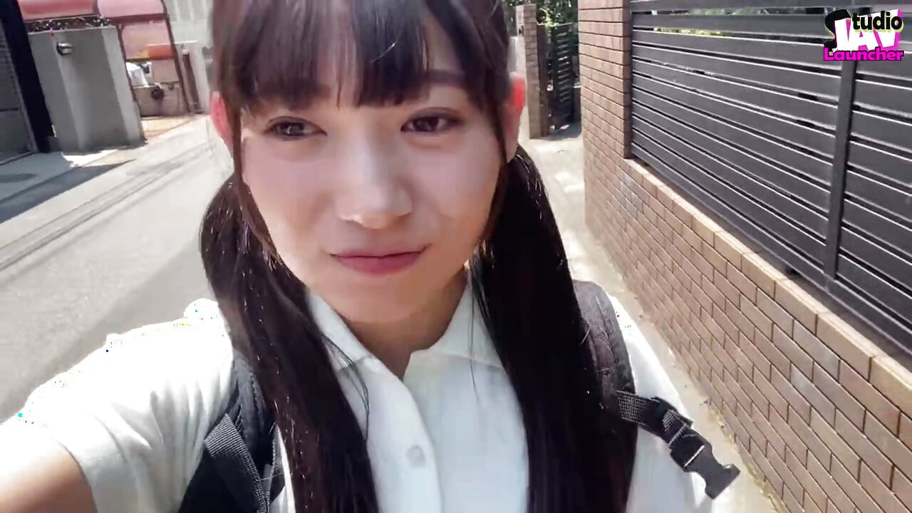 Public Self-play - a True Ona-girl Records Her Quiet Peak on a City Walk Chapter-4