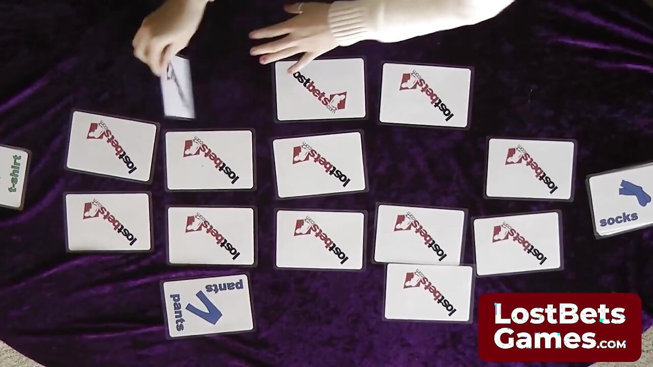 Pystyykö hän pidentämään strippimuistin voittoputkensa kolmeen