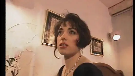 Dantel Çoraplı Baştan Çıkarıcı Hatun aç Bir Şekilde Yarak Emiyor