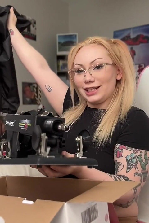 Ich entpacke meine fickmaschine
