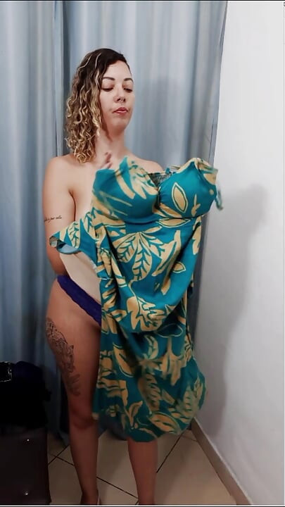 MILF Has Sex with a Salesman in the Fitting Room