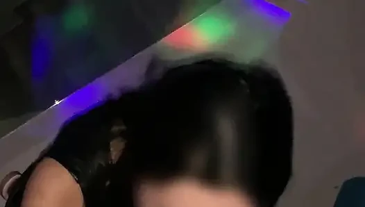 Gece kulübünde sevimli bir kızla sert seks