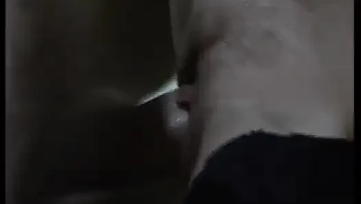 Almanya'dan amatör bir genç kız yarağını boşaltıyor