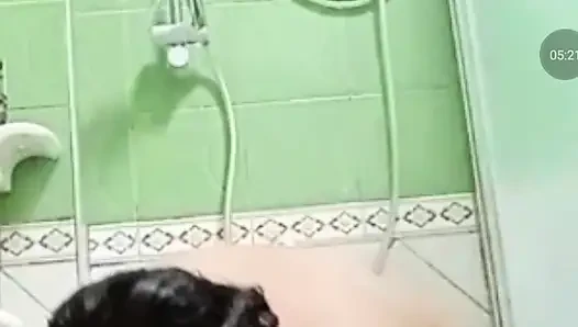 Задница такая толстая и большие сиськи, большие сиськи