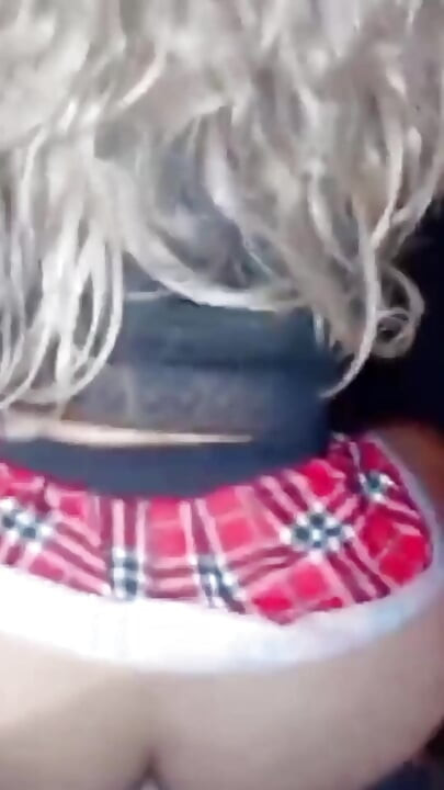 Ai vrea să mă vezi în această poziție, penetrat, extrem de dilatat și provocându-mă la orgasm, pentru că asta mă excită