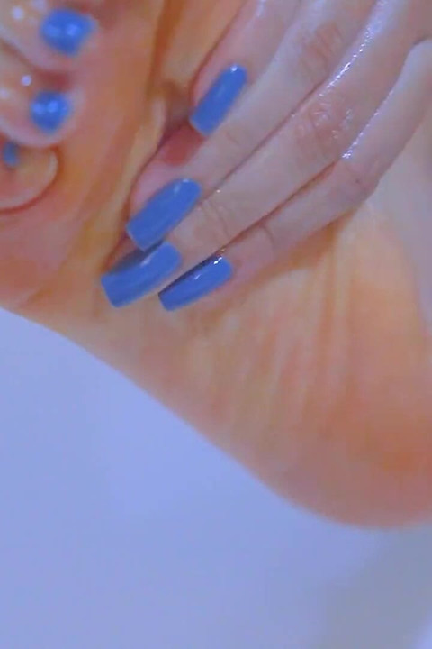 Oil Massage Ends with a Creamy Footjob and Nails Creampie