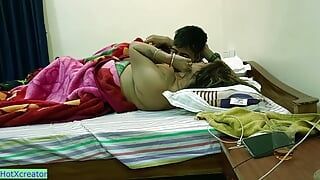 Geweldige hete tante heeft seks bij haar thuis! Indische Bengaalse seks
