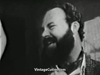 Mouvements torrides pendant une soirée sexe (vintage des années 60)