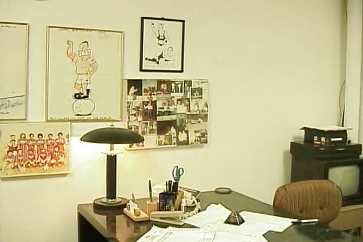 Thư ký văn phòng châu Á được đụ trong cái lỗ hậu khít khao của cô ấy