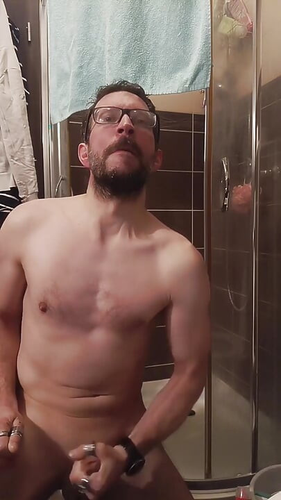 Jerking off a Cock in the Shower