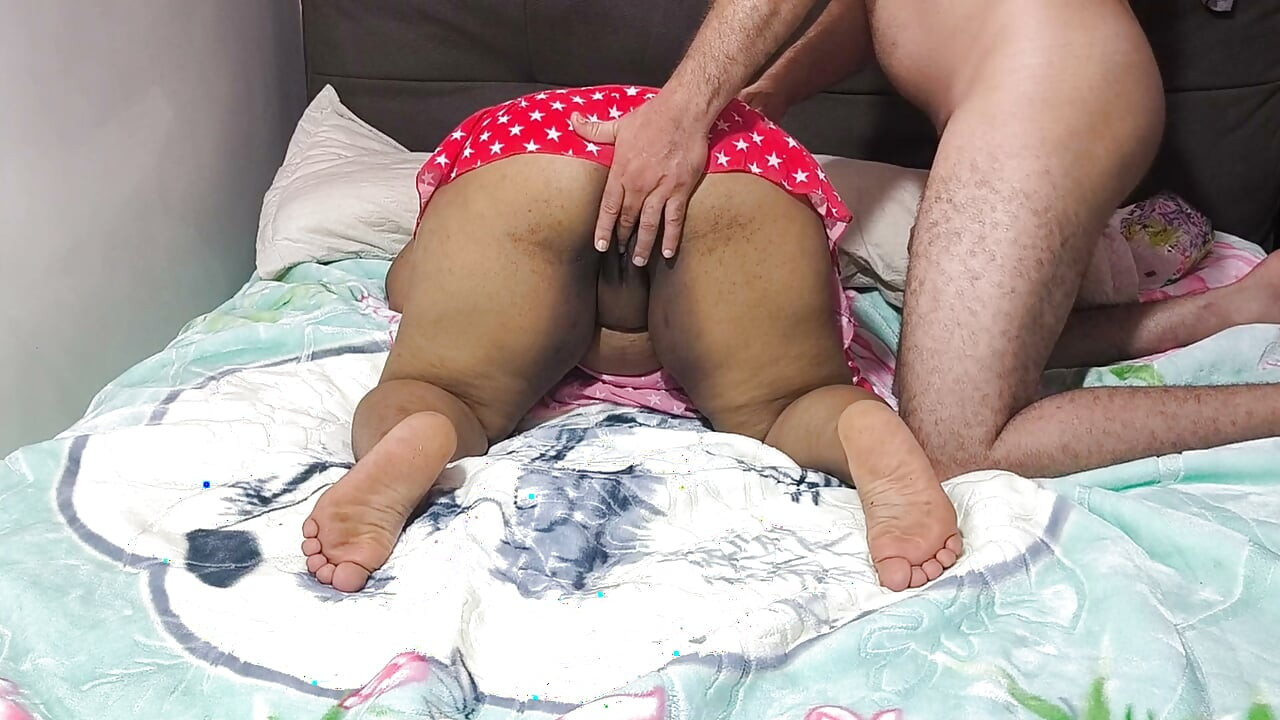 Árabe caliente, morocha, culona, con una gran verga árabe