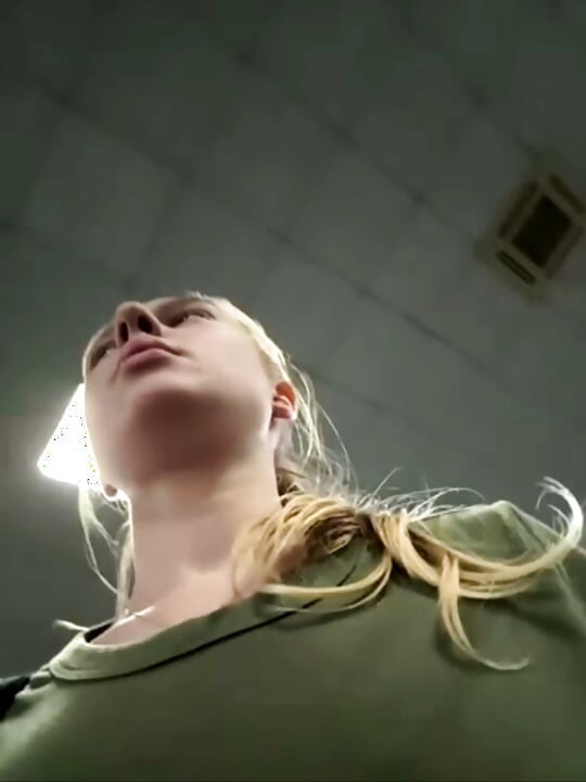 Fingering pussy in the gym jucielussie
