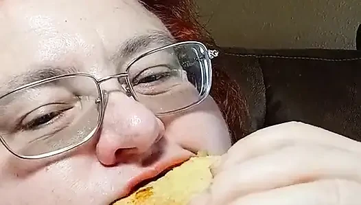 Büyük bir yemek yedim ev yapımı taco akşam yemeği