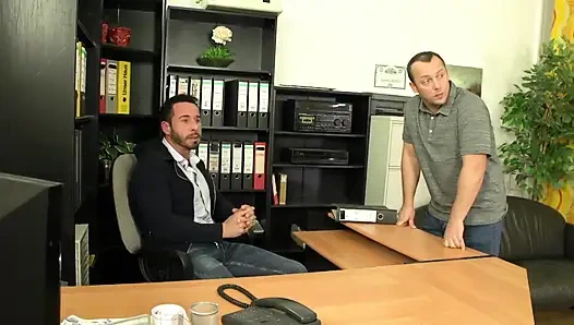 Azgın komşum - komşunun sinsi sürtük çiğ sikiliyor ve dolduruluyor