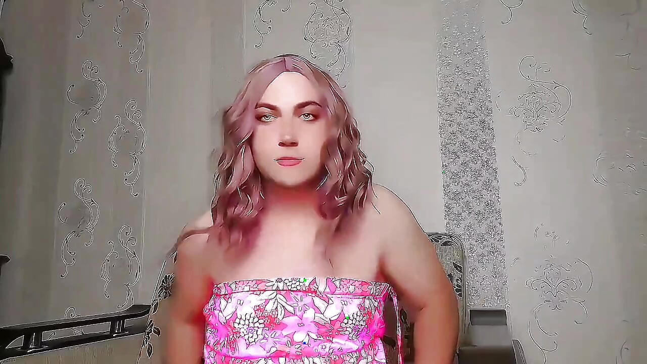 Prekrasna Sissy Se Smije Dok Zavodljivo Pleše na Pozornici