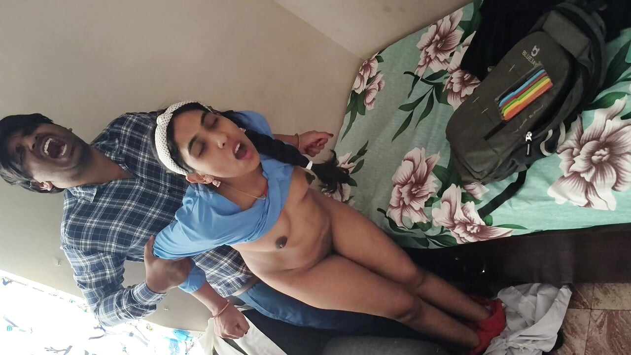 남친에게 따먹히는 수줍은 인도 여학생