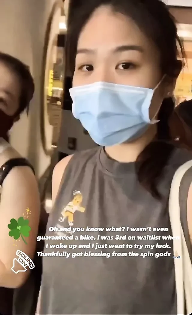 Singapore Girl Boobs Bouncing