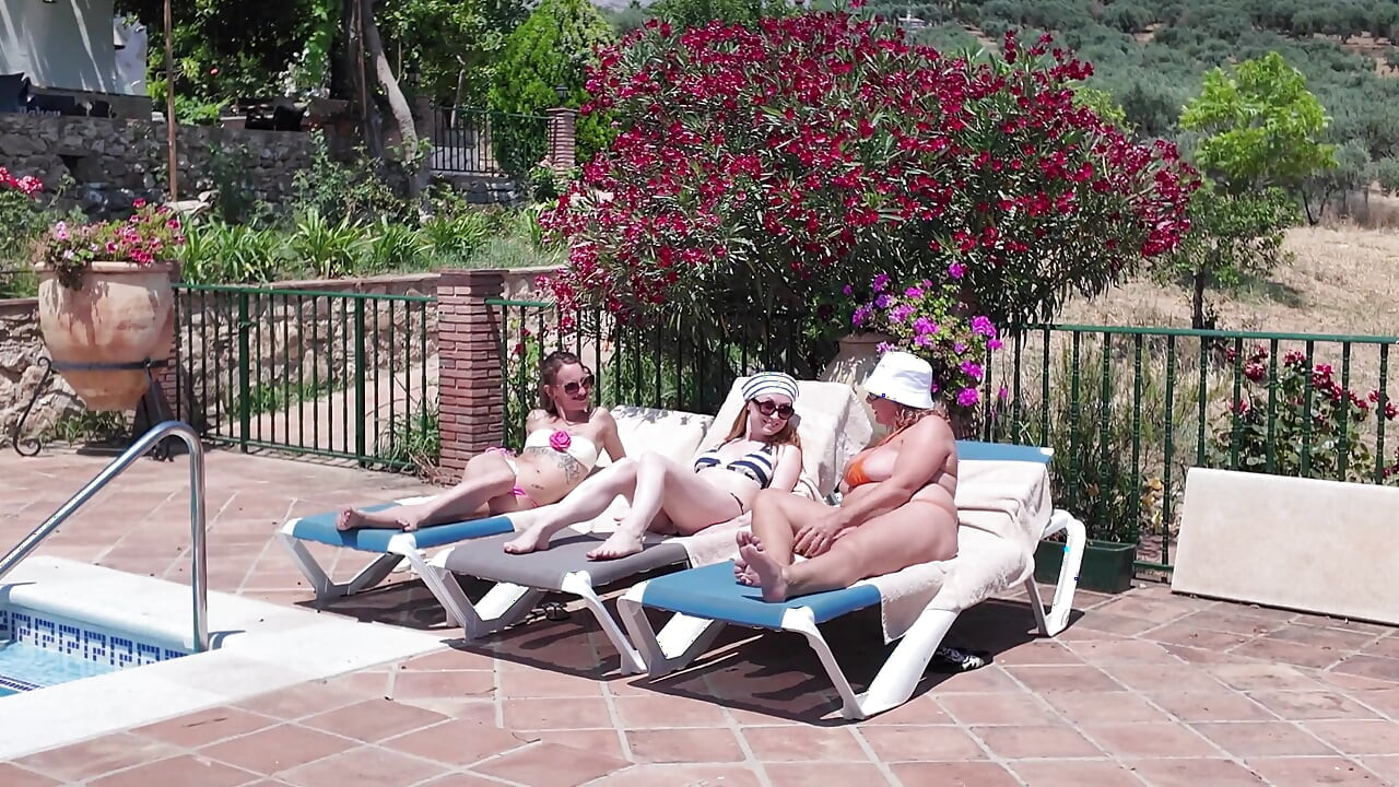 Mature Swingers Holiday Pool Side Reverse Gangbang