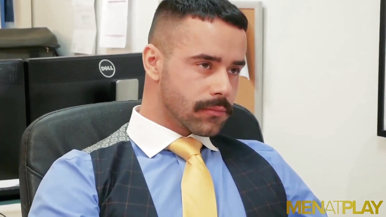 MENATPLAY - Suited hunk Teddy Torres anal breeds Damon Heart