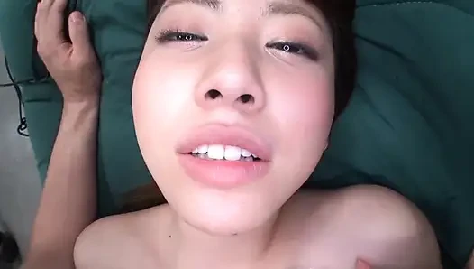 Pria paruh baya dan wanita kantoran