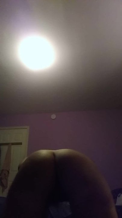 Exgf twerking pussy for the camera