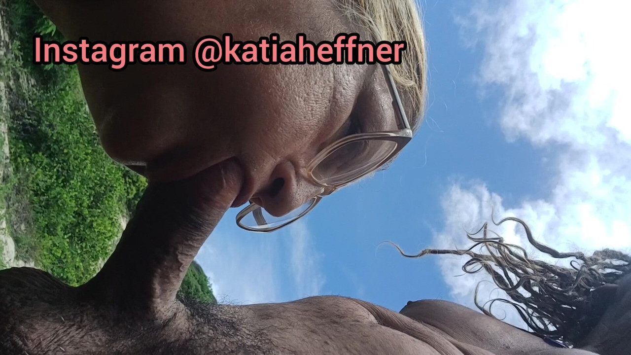 卡蒂亞·赫夫納在巴西海灘上