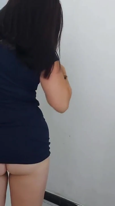 “当我丈夫在洗澡时，我和他的朋友发生性关系，冒险性爱”的惊险时刻