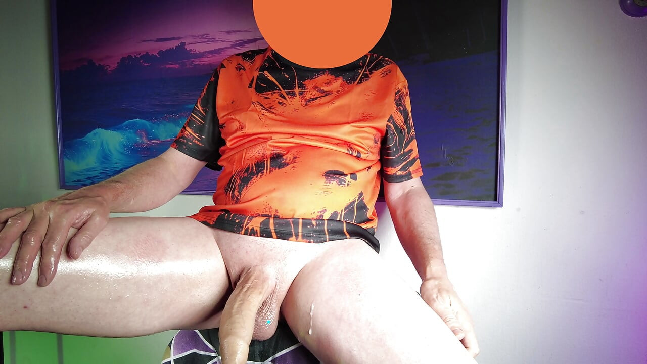 Big oiled cock masturbating 931