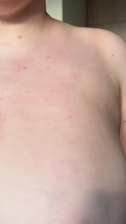 Moment inoubliable de « Ma demi-sœur aux seins énormes attrape mon bois du matin »