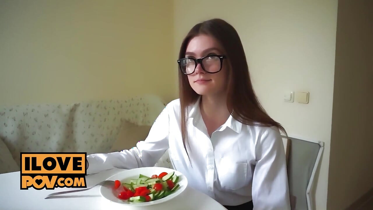 Відео від першої особи - пестить член, мініатюрна дівчина мірарі концентратор
