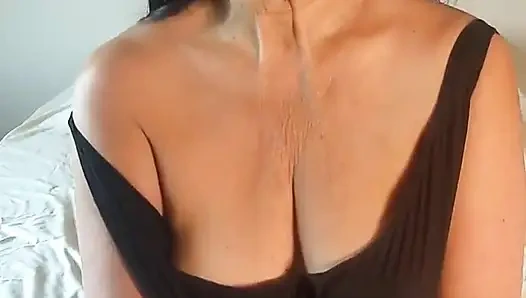 Canlı yayında dildoyla amcık ve anal mastürbasyon yaptım.