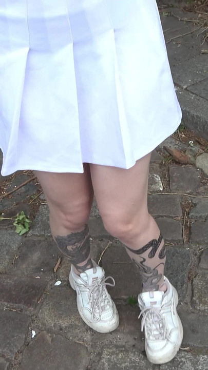 ช่วงเวลาอันทรงพลังจาก "GERMAN SCOUT - สาววิทยาลัยเยอรมันตัวผอม Runa Charm รับไปและแคสต์เย็ด"