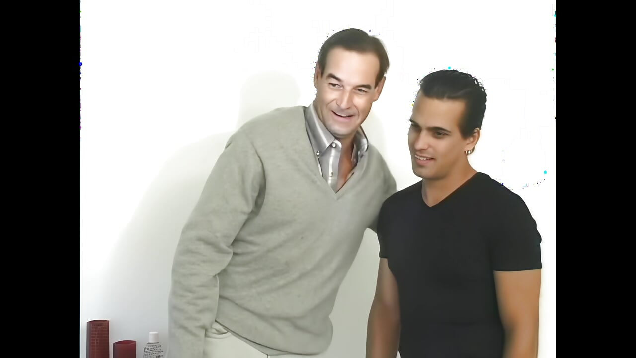 एक फूहड़ के लिए दो लंड