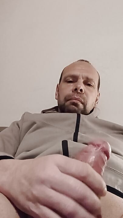 18歳の無名の若者のための展示