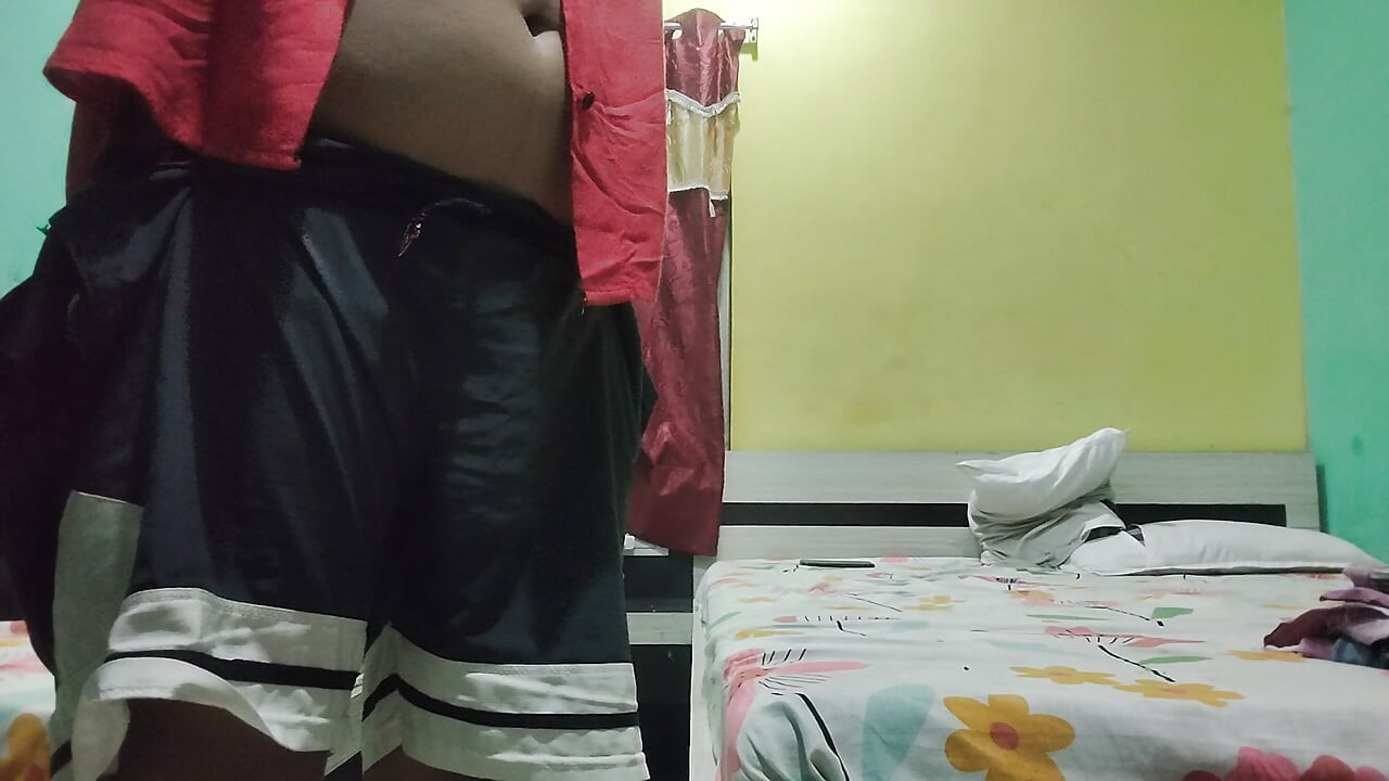 Полная мастурбирует с Angel Mona в отеле Kolkata