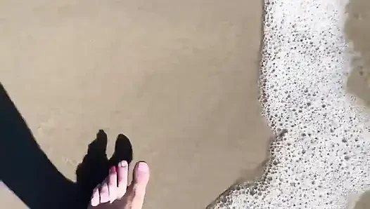 67 Tanrıça ile plajda gün