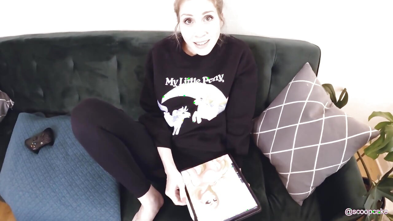 63 omg a bugyimra akar élvezni, miközben festek!