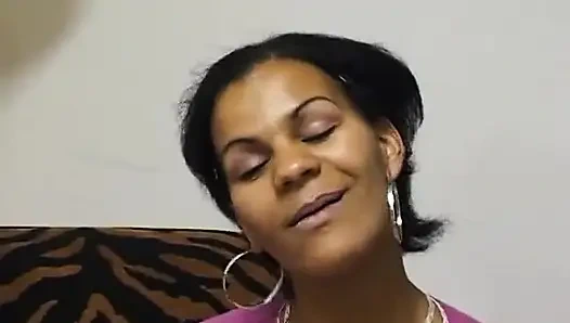 Zenci profesyonel gibi yarak emiyor