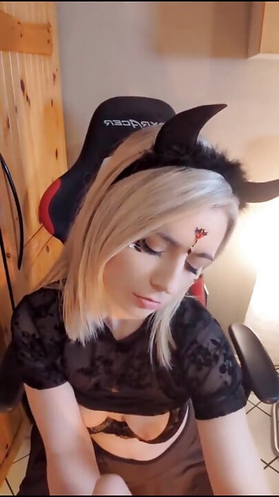 קוספליי של השטן האפל