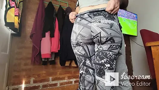 Membuat saudara tiriku kecanduan anal