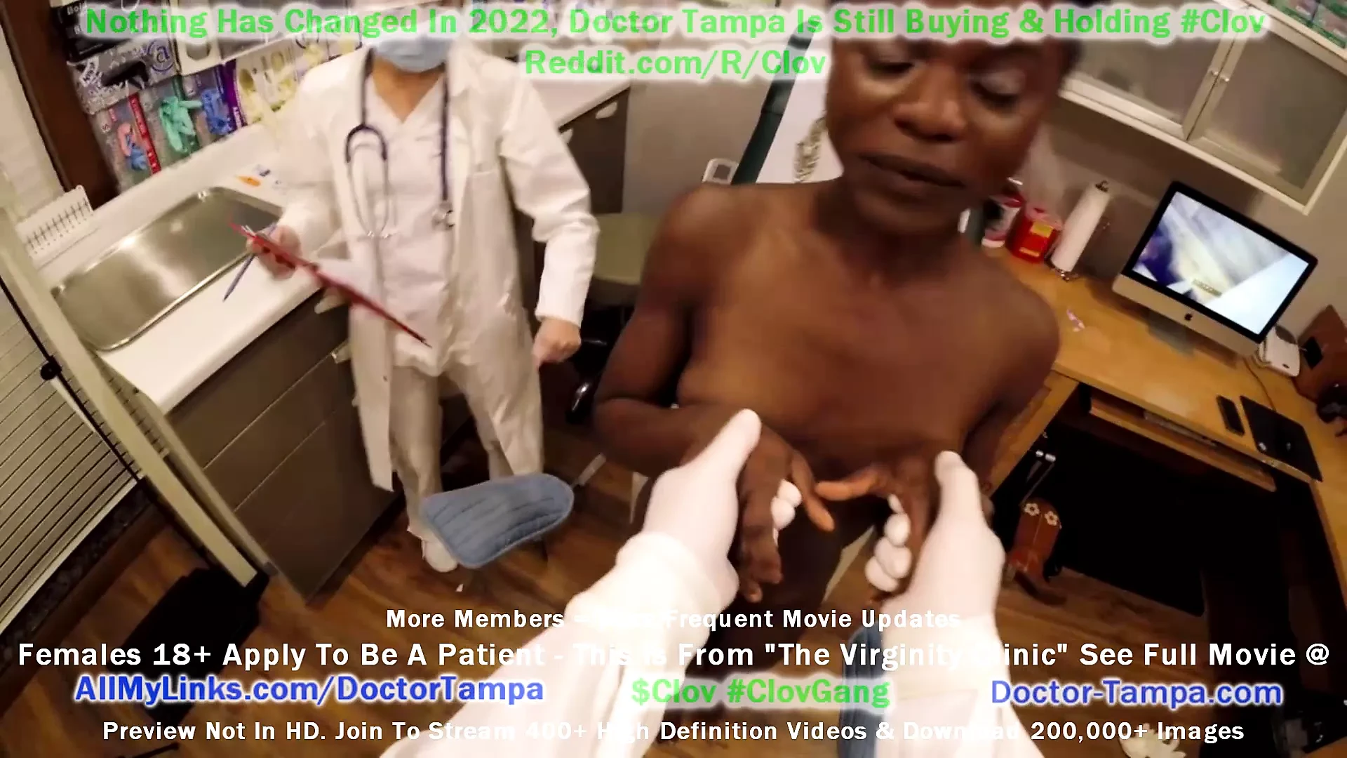 Conviértete en doctor tampa, toma la virginidad de rina arem de manera clínica mientras la enfermera stacy shepard mira y ayuda a desflorar a rina.