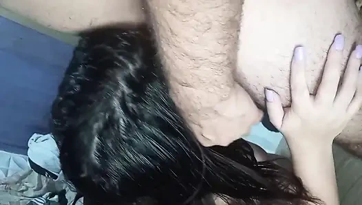 Aldatılan adam karısının başka bir arkadaşı tarafından sikilmesini takdir ediyor