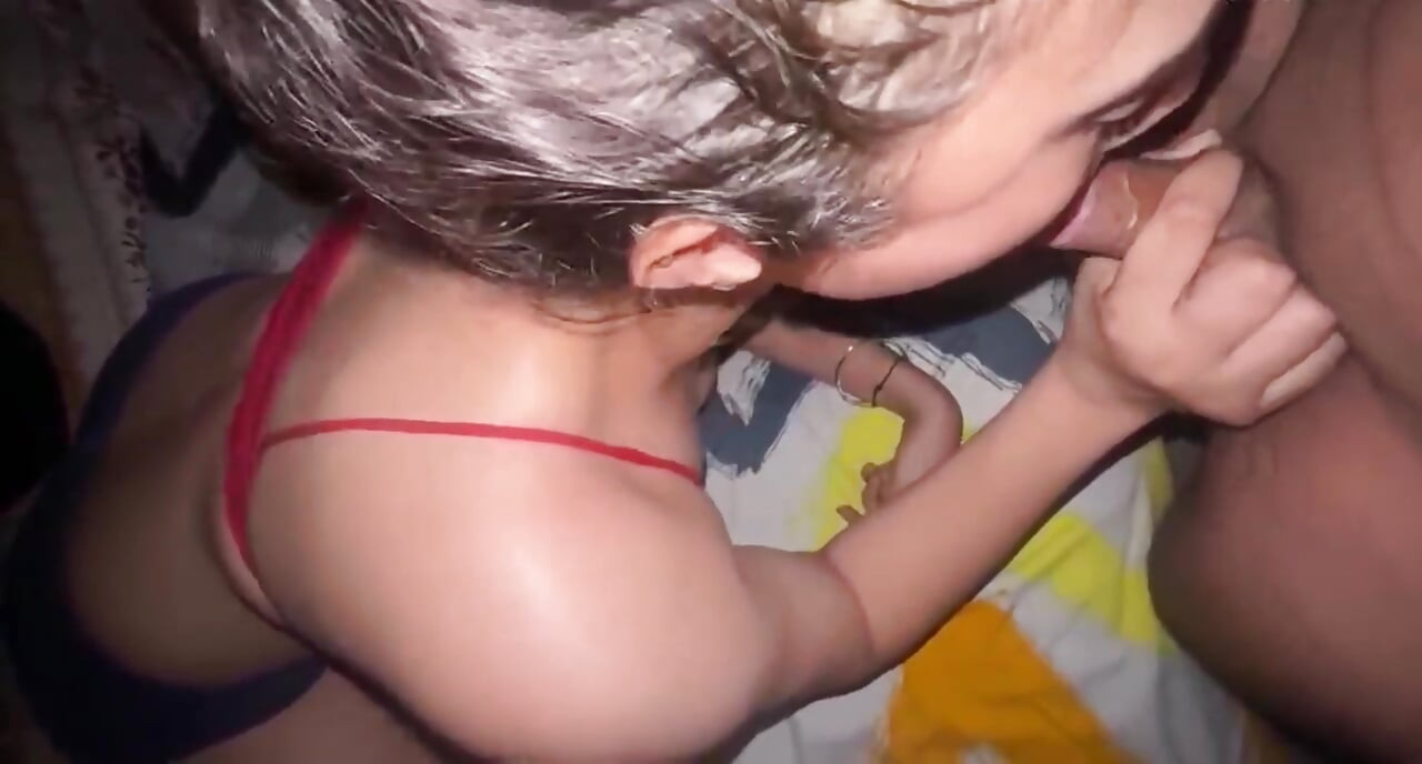 INDIAN SCHOOLGIRL AND SOCIAL INFLUENCER  GIVING BLOWJOB TO BOYFRIEND IN HOTEL ROOM (HINDI AUDIO)