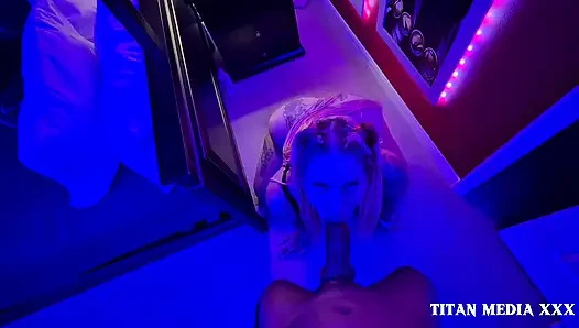 Милфа-толстушка убивает массивный большой черный член и получает камшот на лицо в видео от первого лица