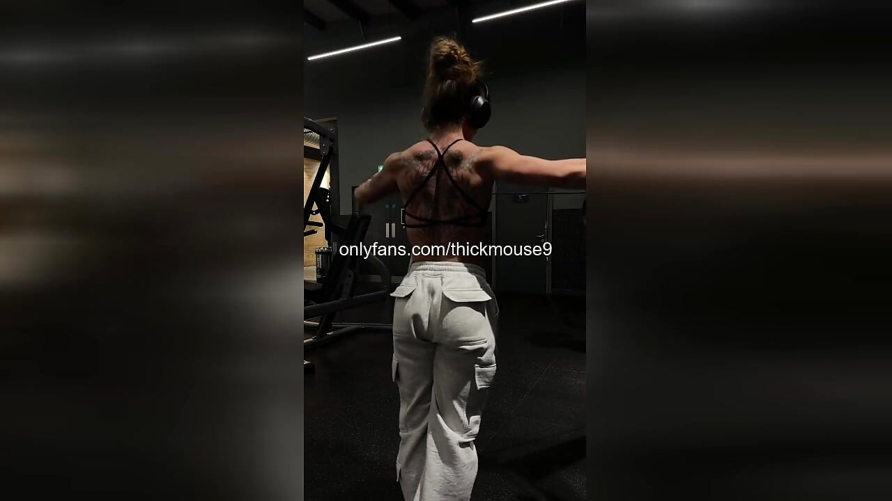 인스타그램 라이브 댄스 중 음란한 십대의 보지 슬립