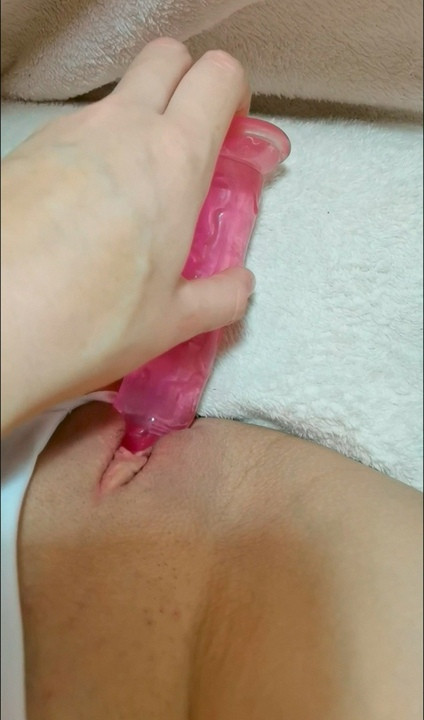 Meu primeiro consolo grande na buceta molhada - sweetwetella