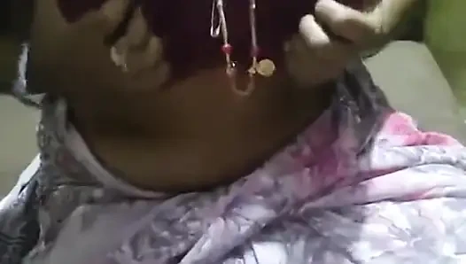 Hintli tamil teyze parmaklıyor